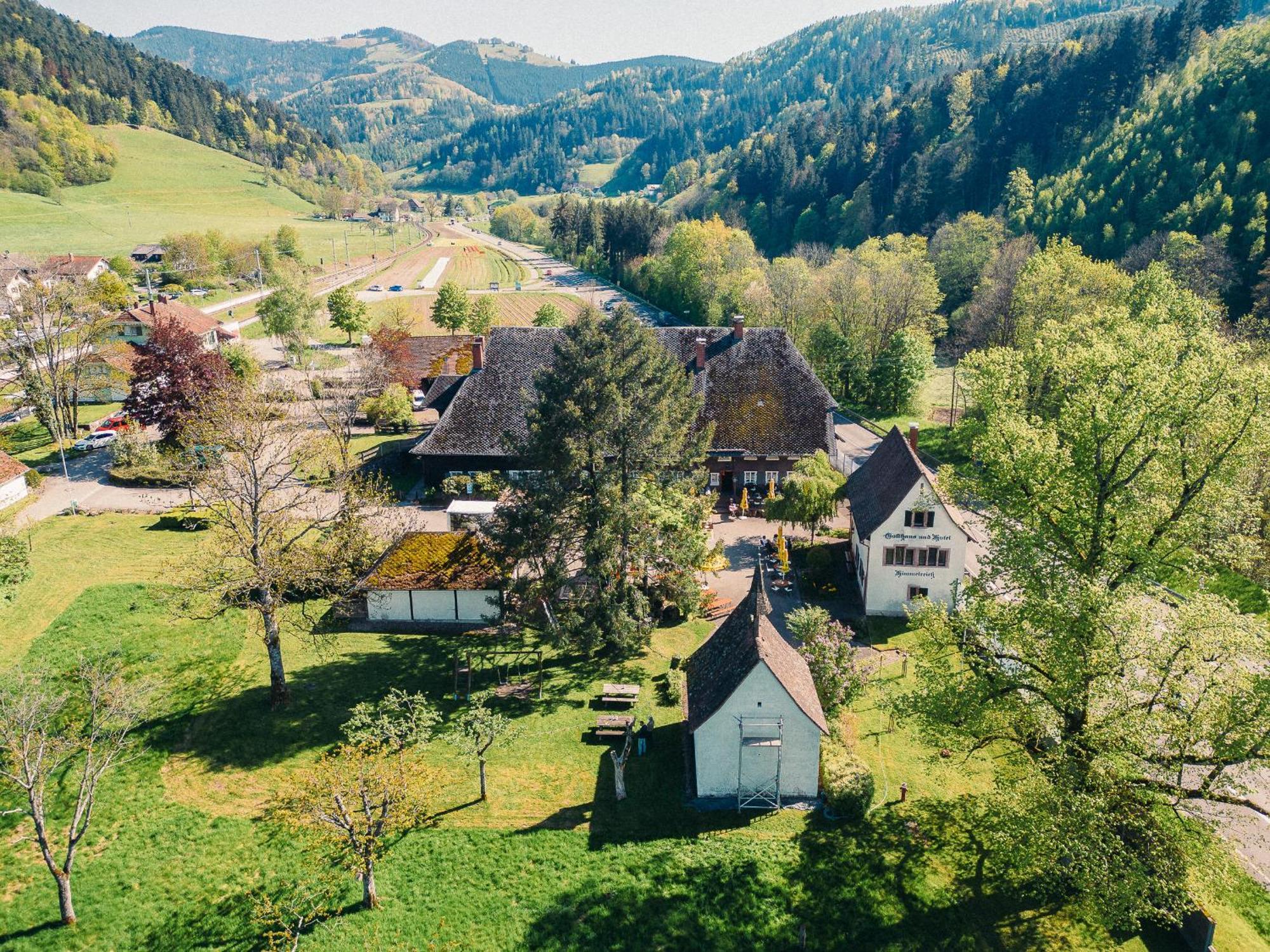 Hofgut Himmelreich Hotel Kirchzarten Exterior photo
